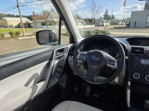 Used 2015 Subaru Forester 2.5i Premium w/ All-Weather Package image 10