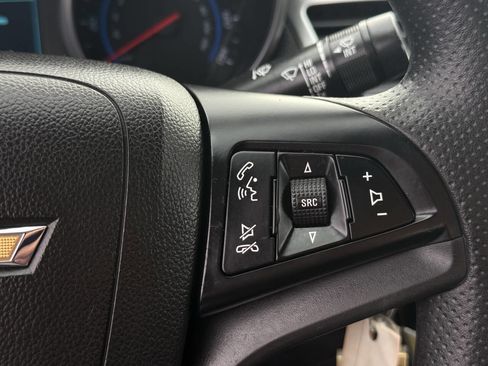 Used 2015 Chevrolet Cruze LT w/ Technology Package image 16