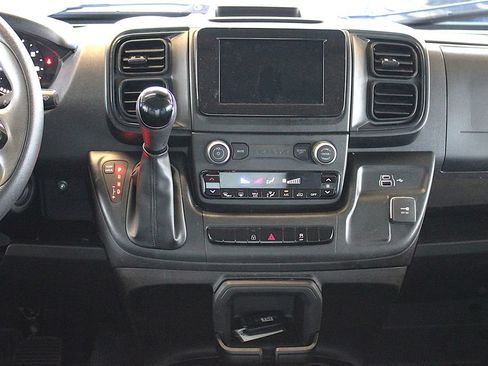 Used 2024 RAM ProMaster 2500 w/ Convenience Group FWD image 11