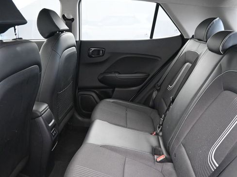 Certified 2024 Hyundai Venue Limited image 19