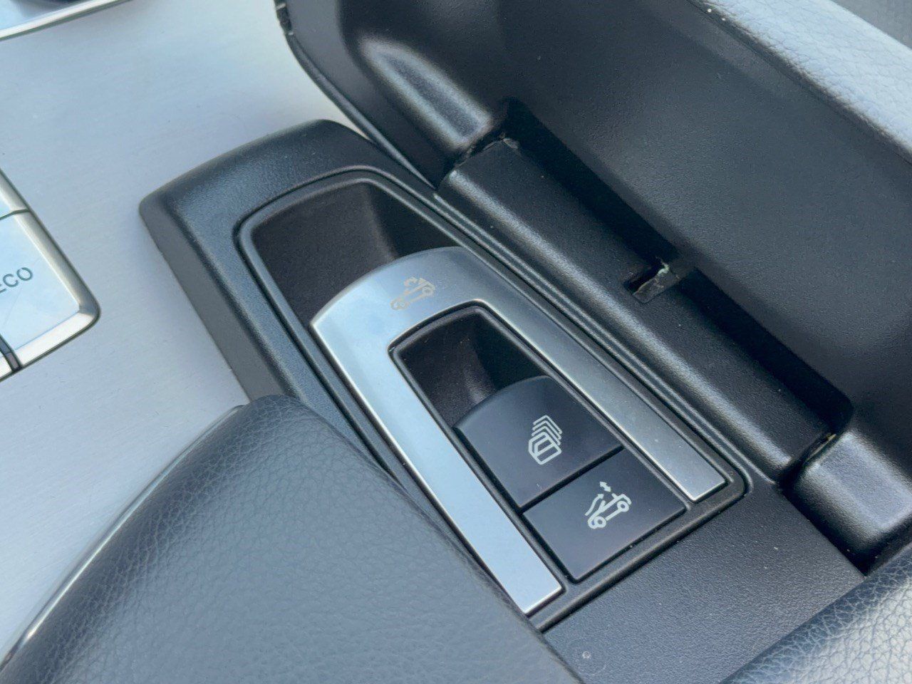 Used 2013 Mercedes-Benz SL 550 image 29