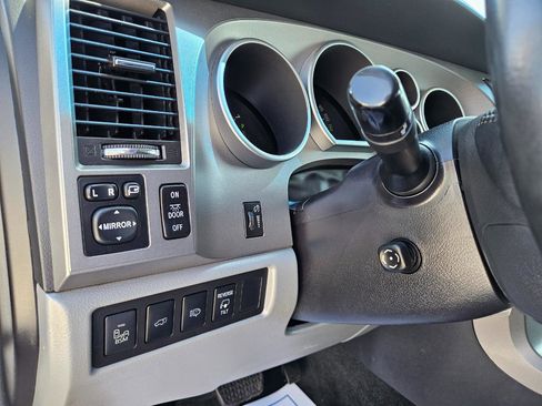 Used 2016 Toyota Sequoia Platinum AWD/4WD image 26