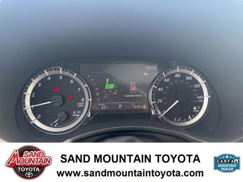 Used 2023 Toyota Highlander XLE image 18