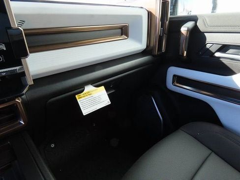 New 2025 GMC Hummer EV 3X w/ LPO, Sport Package AWD/4WD image 29
