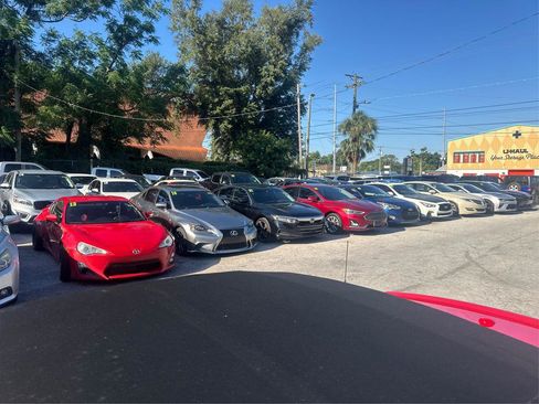 Used 2019 Ford Mustang Premium RWD image 11