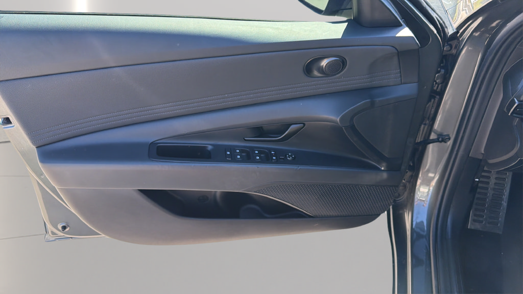 Used 2026 Hyundai Elantra Sport FWD image 9