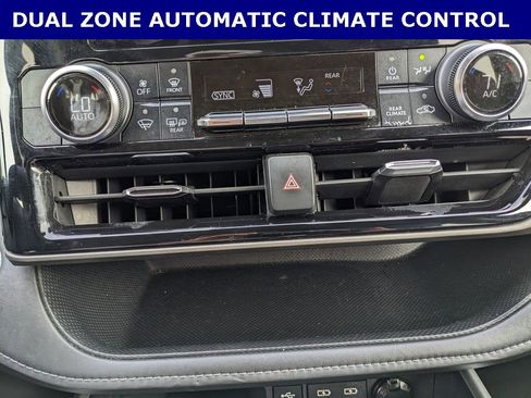 Used 2023 Toyota Highlander L image 14