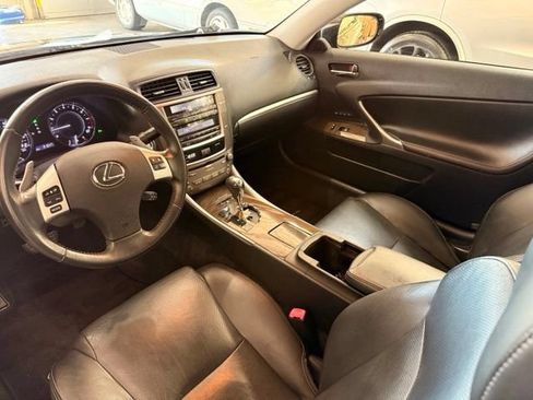 Used 2012 Lexus IS 250C w/ Luxury Pkg RWD image 8