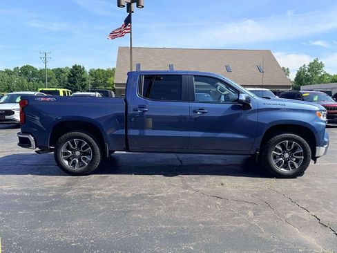 Used 2024 Chevrolet Silverado 1500 LT AWD/4WD image 7