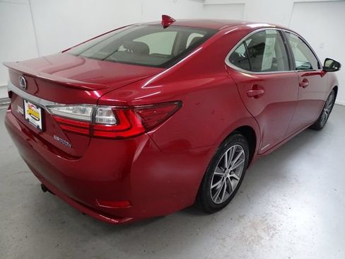 Used 2018 Lexus ES 300h FWD image 25