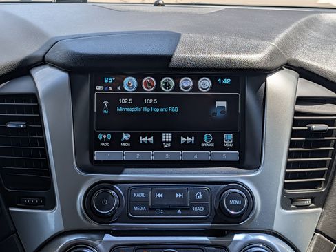 Used 2019 Chevrolet Suburban Premier AWD/4WD image 30