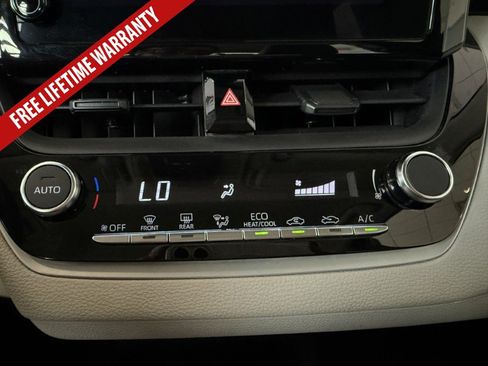 Used 2023 Toyota Corolla LE FWD image 32