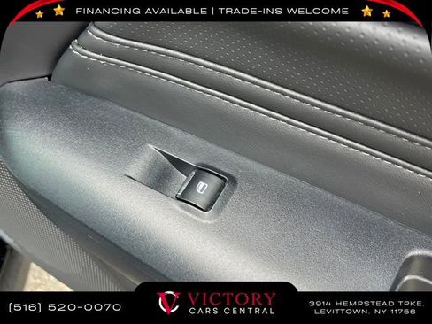 Used 2025 Ford Mustang Premium image 17