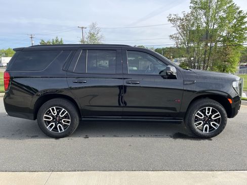 Used 2024 GMC Yukon AT4 w/ AT4 Premium Plus Package image 10