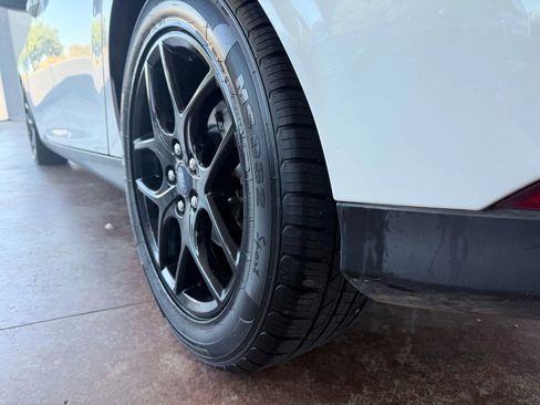 Used 2016 Ford Focus SE w/ Equipment Group 201A image 28