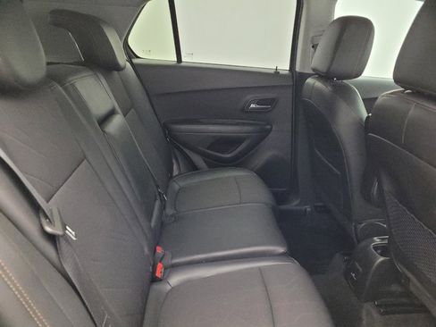 Used 2021 Chevrolet Trax LT w/ LT Convenience Package FWD image 19