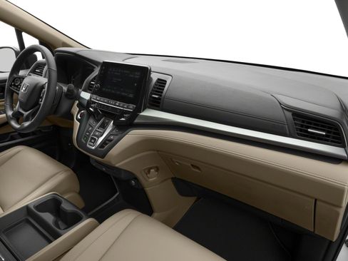 Used 2018 Honda Odyssey Touring image 12