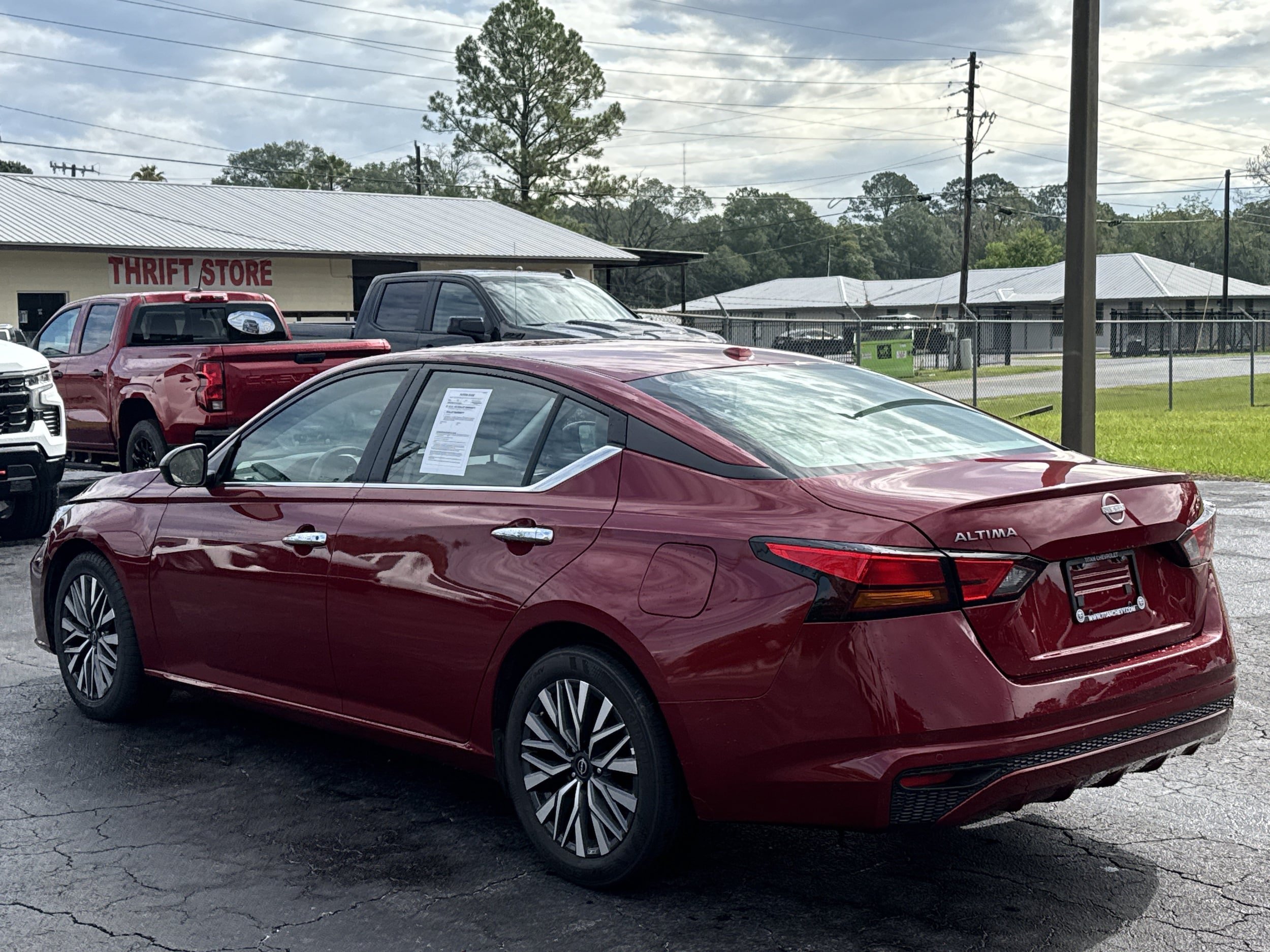 Used 2025 Nissan Altima 2.5 SV FWD image 7