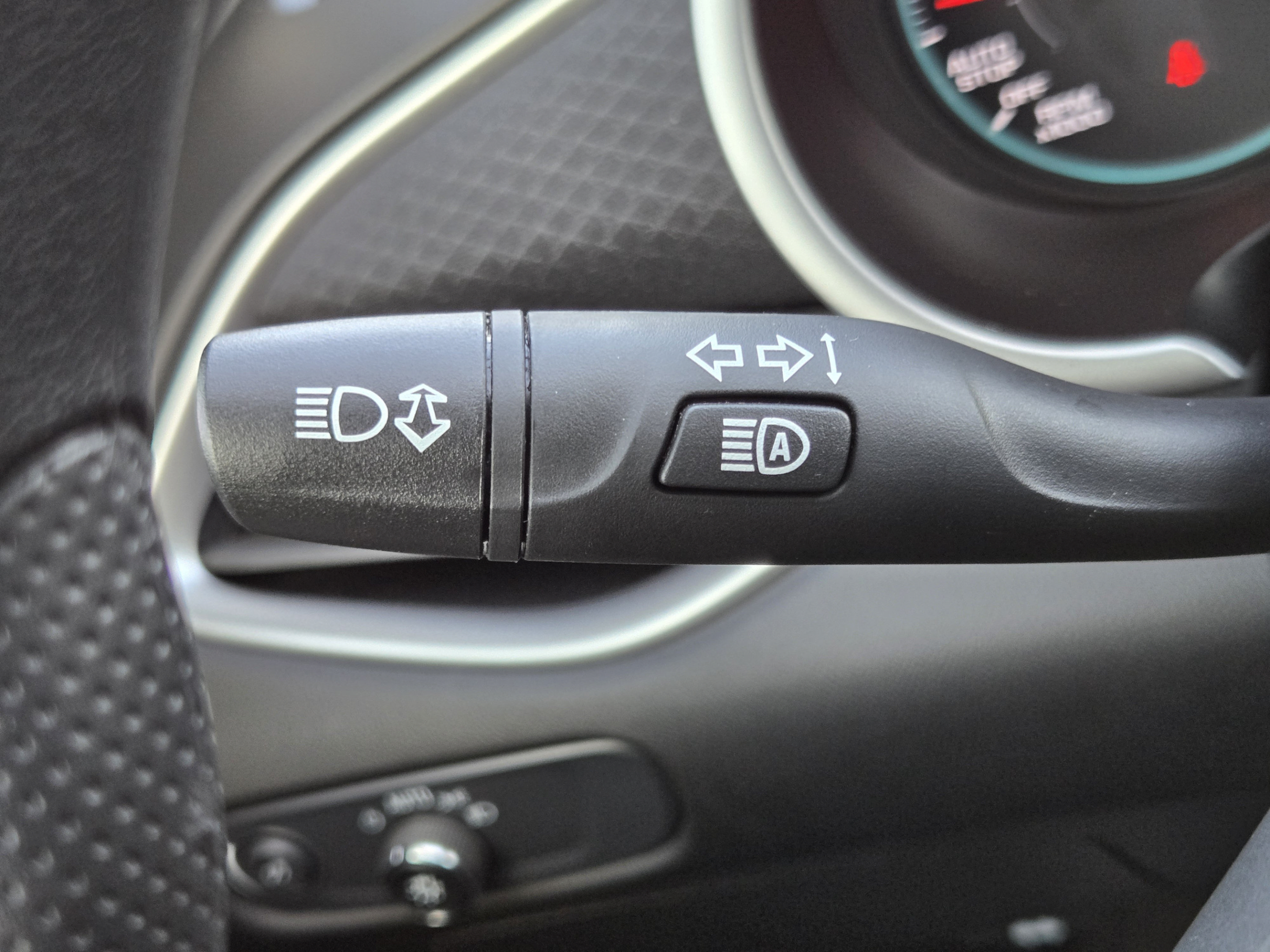 Used 2025 Chevrolet Malibu LS FWD image 19