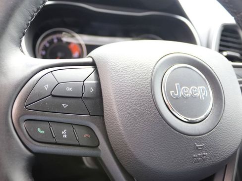 Used 2021 Jeep Cherokee Trailhawk AWD/4WD image 28