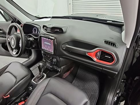 Used 2023 Jeep Renegade Trailhawk w/ Trailhawk Elite Group image 37