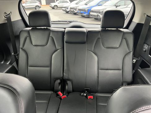 Used 2024 Kia Telluride S image 27