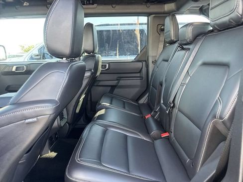 Used 2025 Ford Bronco Outer Banks AWD/4WD image 9