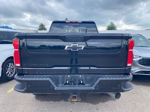 Used 2024 Chevrolet Silverado 2500 LT w/ Midnight Edition AWD/4WD image 9