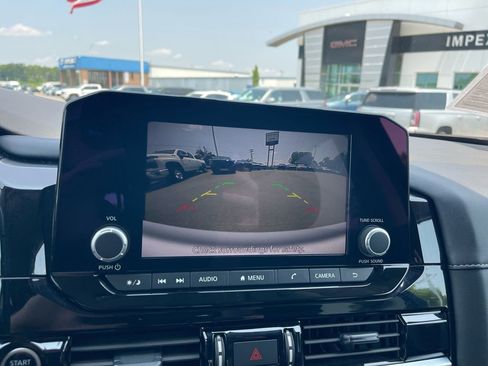 Used 2024 Nissan Pathfinder SV image 20