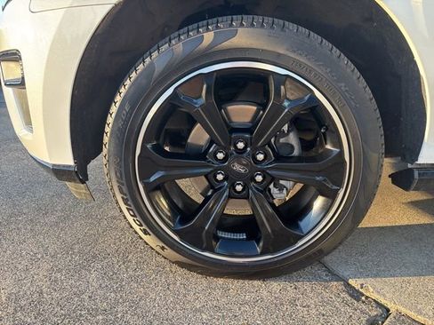 Used 2024 Ford Expedition Limited image 10