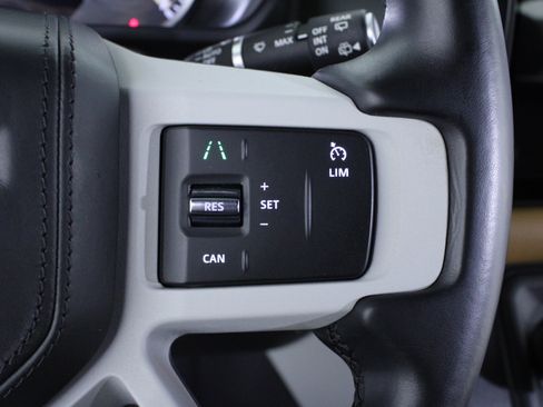 Used 2023 Land Rover Defender 110 X-Dynamic SE image 22