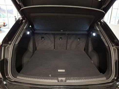 Used 2023 Audi Q4 e-tron Premium Plus image 27