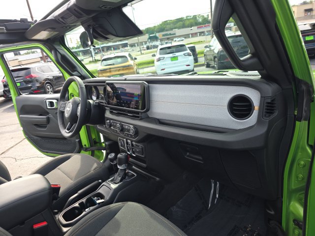 Used 2025 Jeep Wrangler Unlimited Sport AWD/4WD image 39
