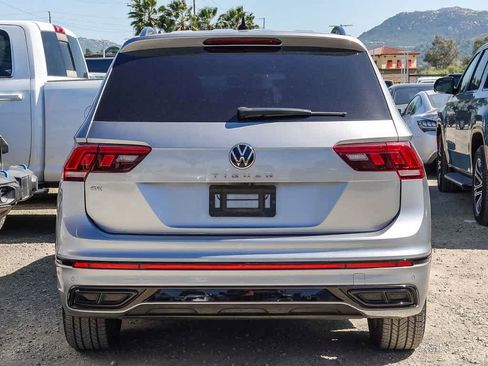 Used 2022 Volkswagen Tiguan SE R-Line image 11