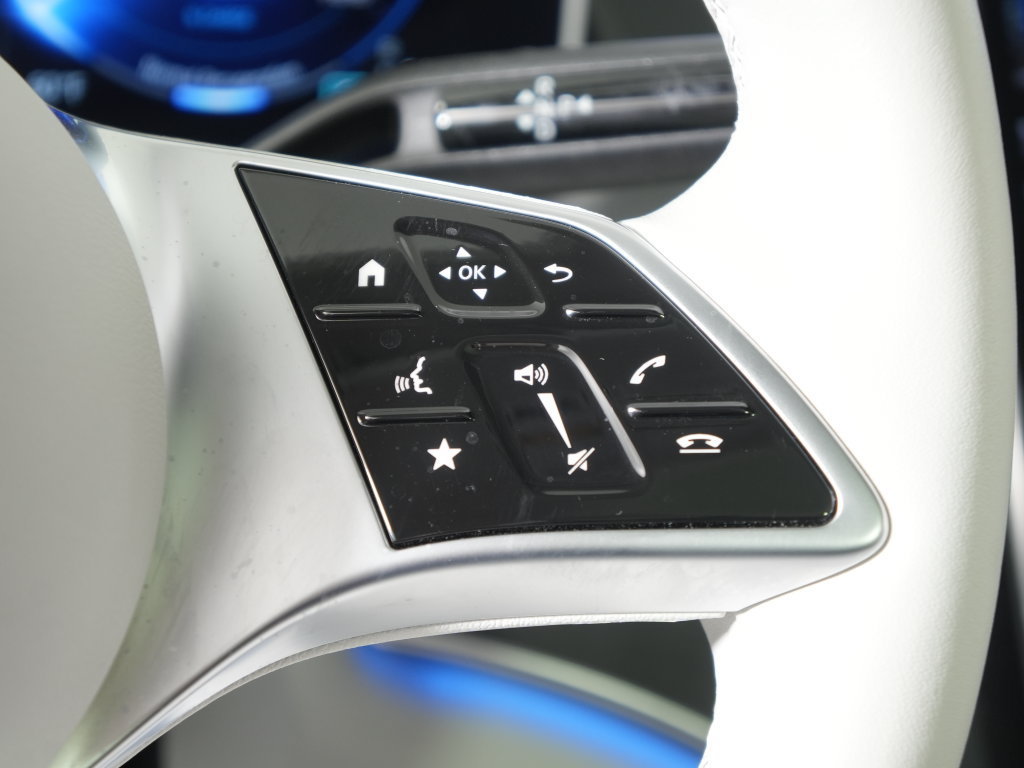 Certified 2023 Mercedes-Benz EQE 350+ 4MATIC Sedan w/ Exclusive Trim Package image 22