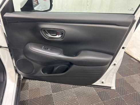Used 2026 Honda HR-V LX image 9