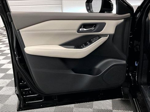 New 2026 Nissan Rogue Dark Armor AWD/4WD image 33