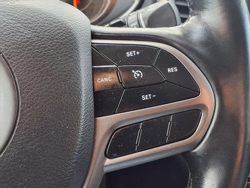 Used 2021 Jeep Cherokee Latitude Lux w/ Comfort/Convenience Group AWD/4WD image 14