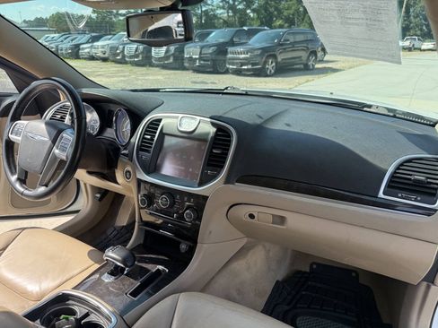 Used 2014 Chrysler 300 AWD w/ Driver Convenience Group image 27
