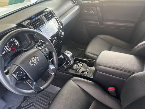 Used 2021 Toyota 4Runner TRD Off-Road Premium AWD/4WD image 10
