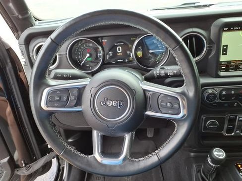 Certified 2022 Jeep Wrangler Unlimited Sahara w/ Cold Weather Group AWD/4WD image 18