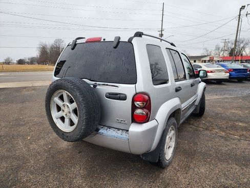 Used 2006 Jeep Liberty Limited image 3