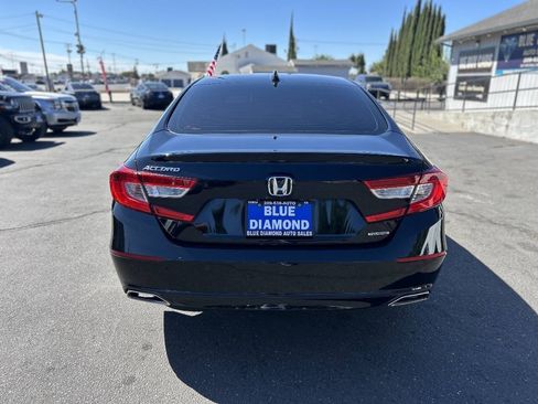 Used 2018 Honda Accord Touring image 5