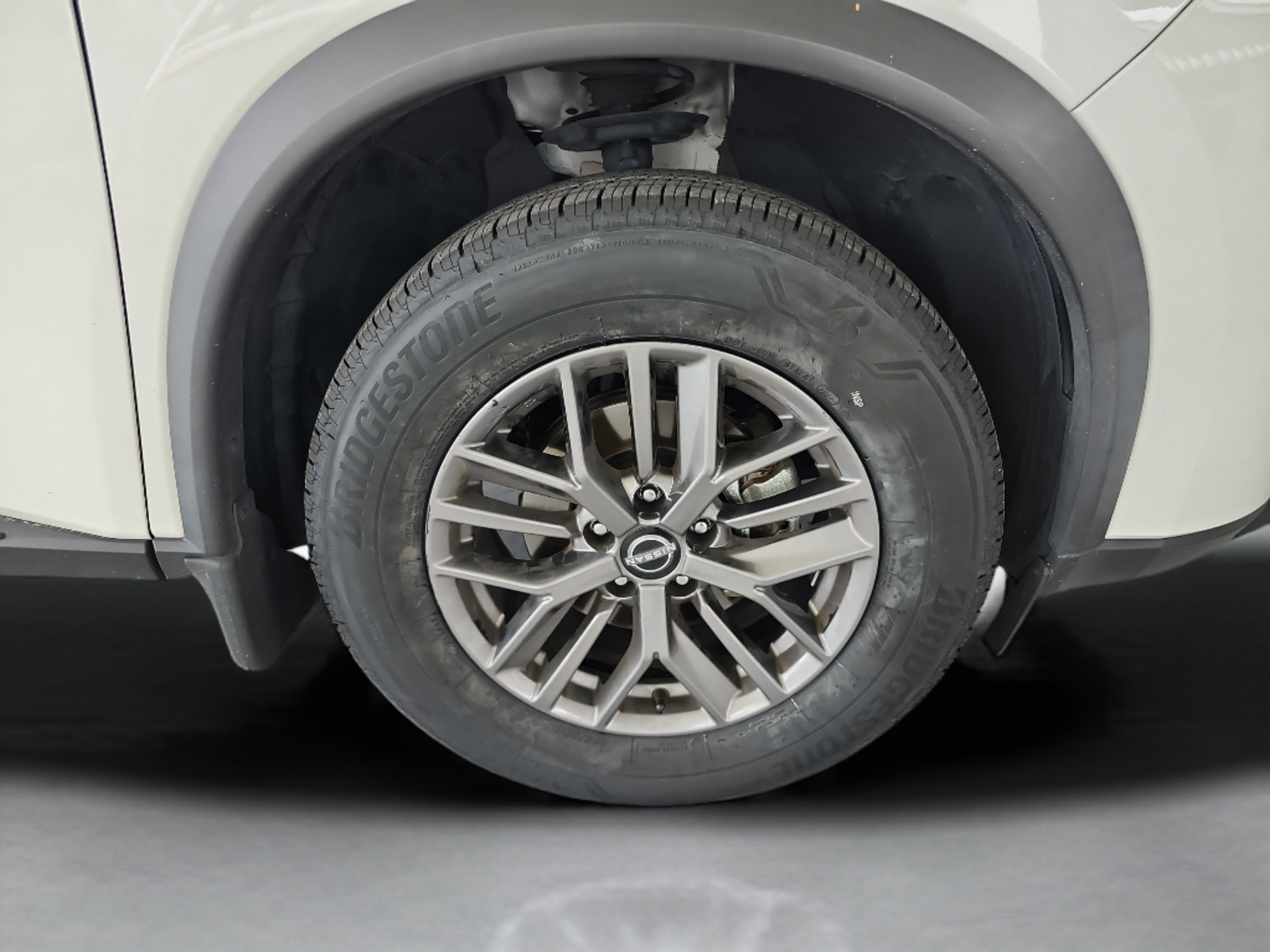 Used 2024 Nissan Rogue S FWD image 25