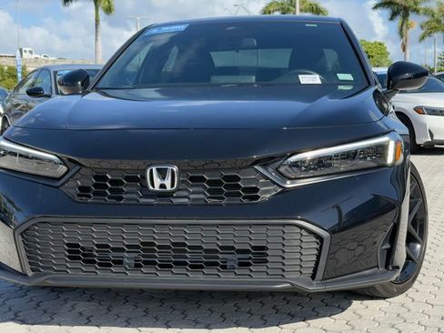 Used 2025 Honda Civic Sport image 2