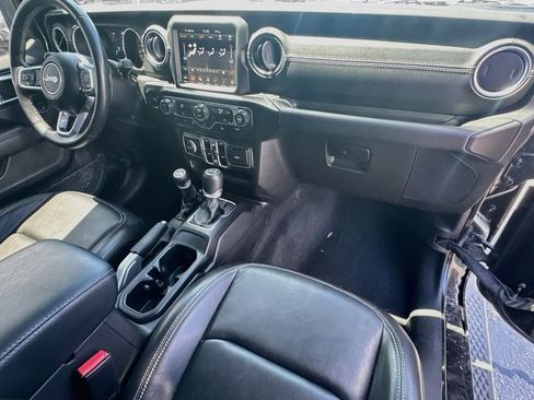 Certified 2022 Jeep Wrangler Unlimited Sahara AWD/4WD image 32