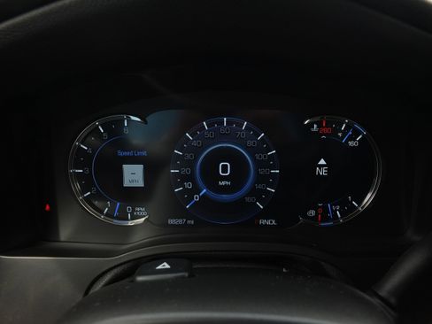 Used 2020 Cadillac Escalade ESV Luxury AWD/4WD image 24