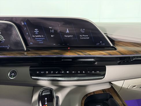 Used 2024 Cadillac Escalade Sport Platinum image 24