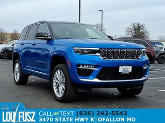 Used 2023 Jeep Grand Cherokee Summit w/ Advanced Protech Group IV video 1