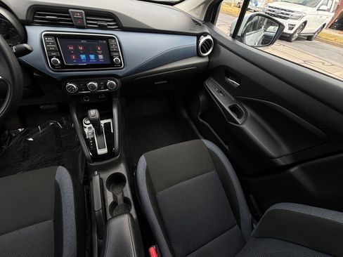 Used 2025 Nissan Versa SV FWD image 34
